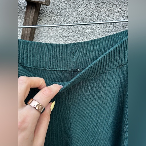 Alo Knit High-Waist Salana Wide Leg Pant in Midnight green - Picture 6 of 7